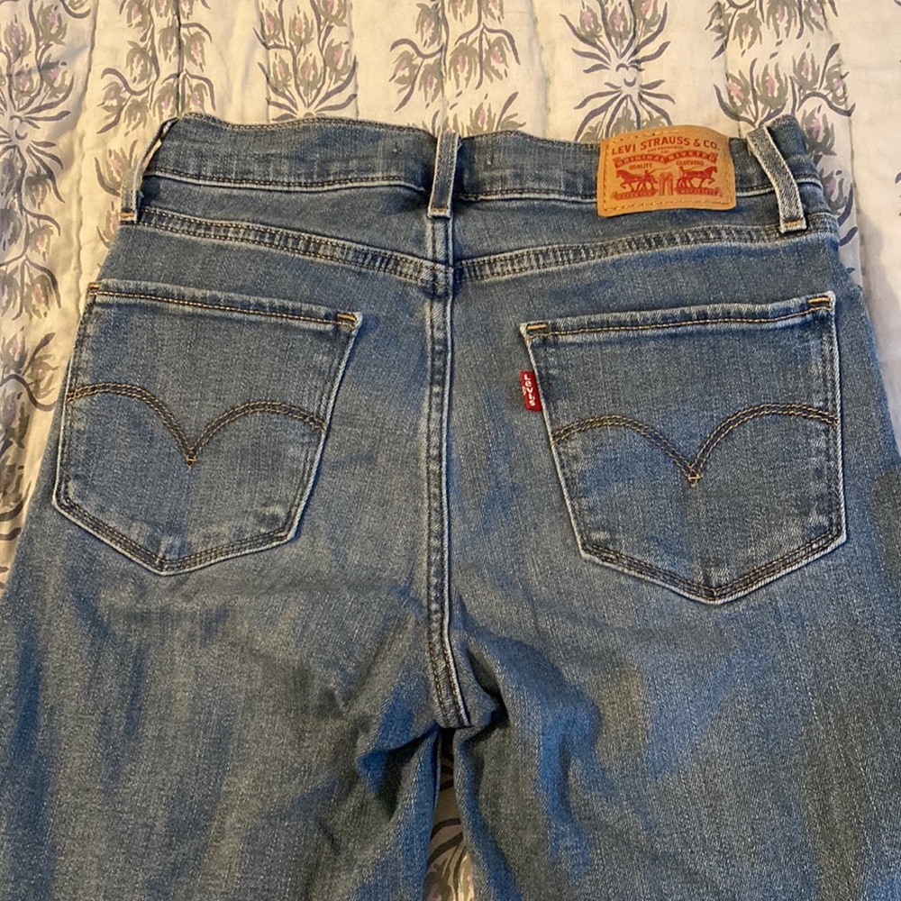 LEVI JEANS - Picture 2 of 3
